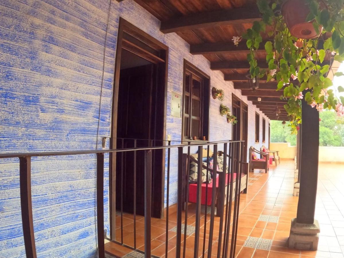 Hotel El Mirador Anexo 1 Santa Lucia Milpas Altas Bagian luar foto