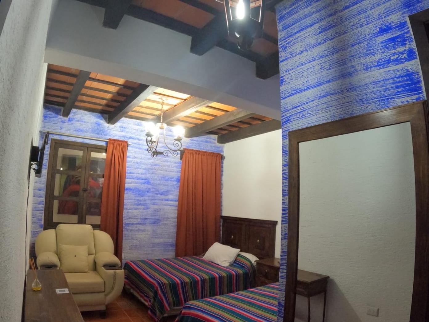 Hotel El Mirador Anexo 1 Santa Lucia Milpas Altas Ruang foto